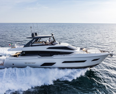 Ferretti Yachts 780 New