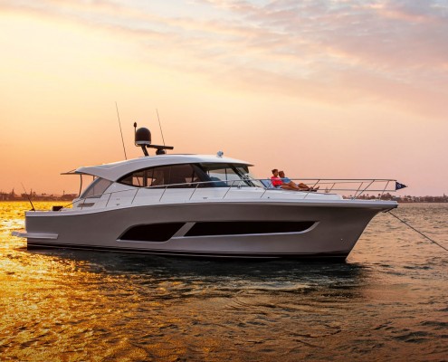 Riviera-505-SUV-Sunset-01
