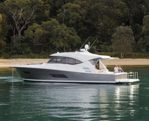 Riviera 545 SUV Anchored 01 Crop