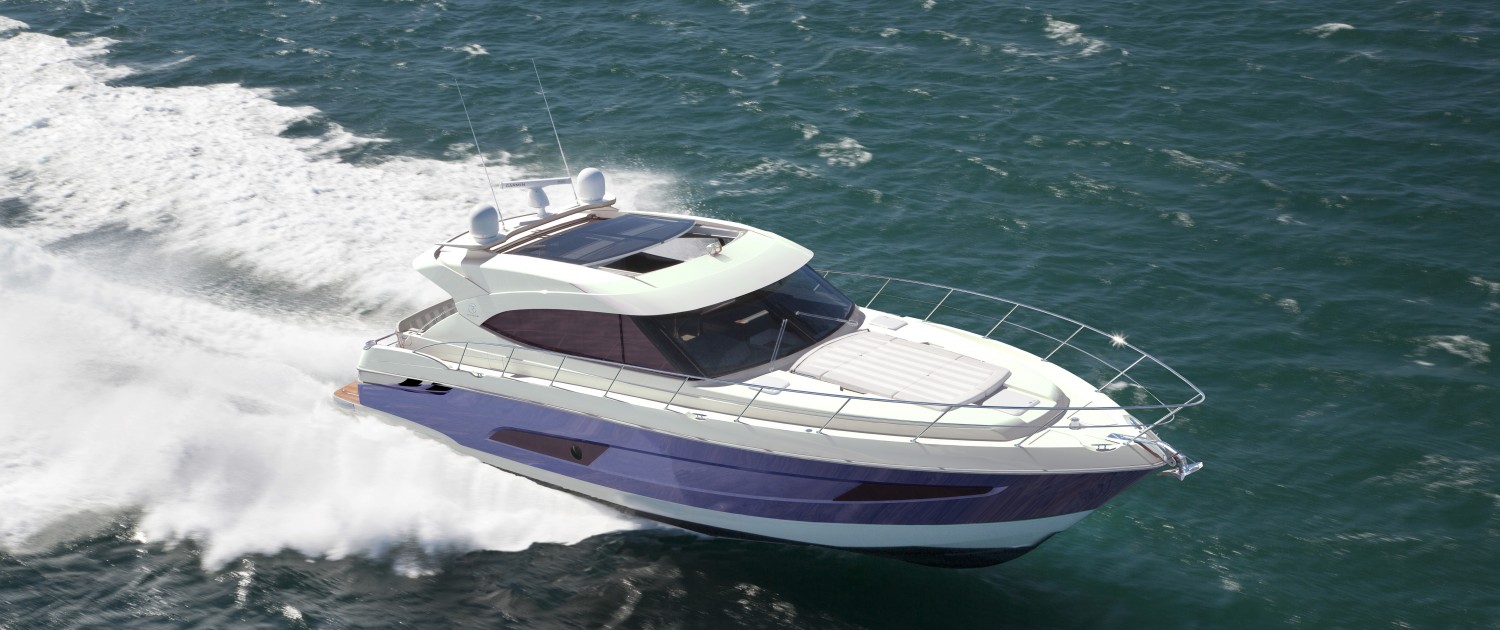 5400 Sport Yacht running 02