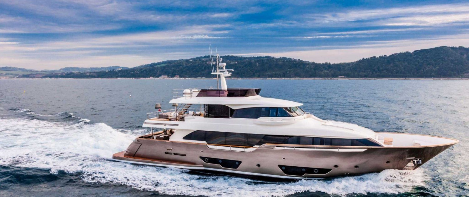 CustomLine_Navetta28_Cruising-0000_16660