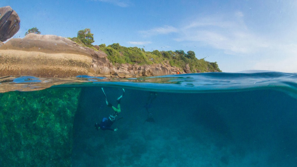 DSvCD5jqS0mRWGlYY2rE_Similan-Islands-diving-KM-2240x1260