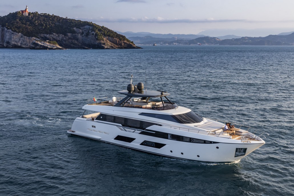 Ferretti Yachts 920 New