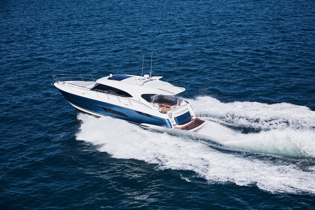 Riviera-5400-Sport-Yacht-Running-11