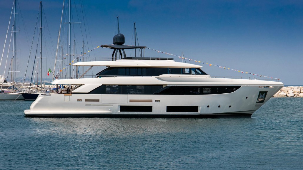 qNX0Iy3uTm2R2HLSDrjV_Custom-Line-Navetta-33-yacht-launched-1600x900