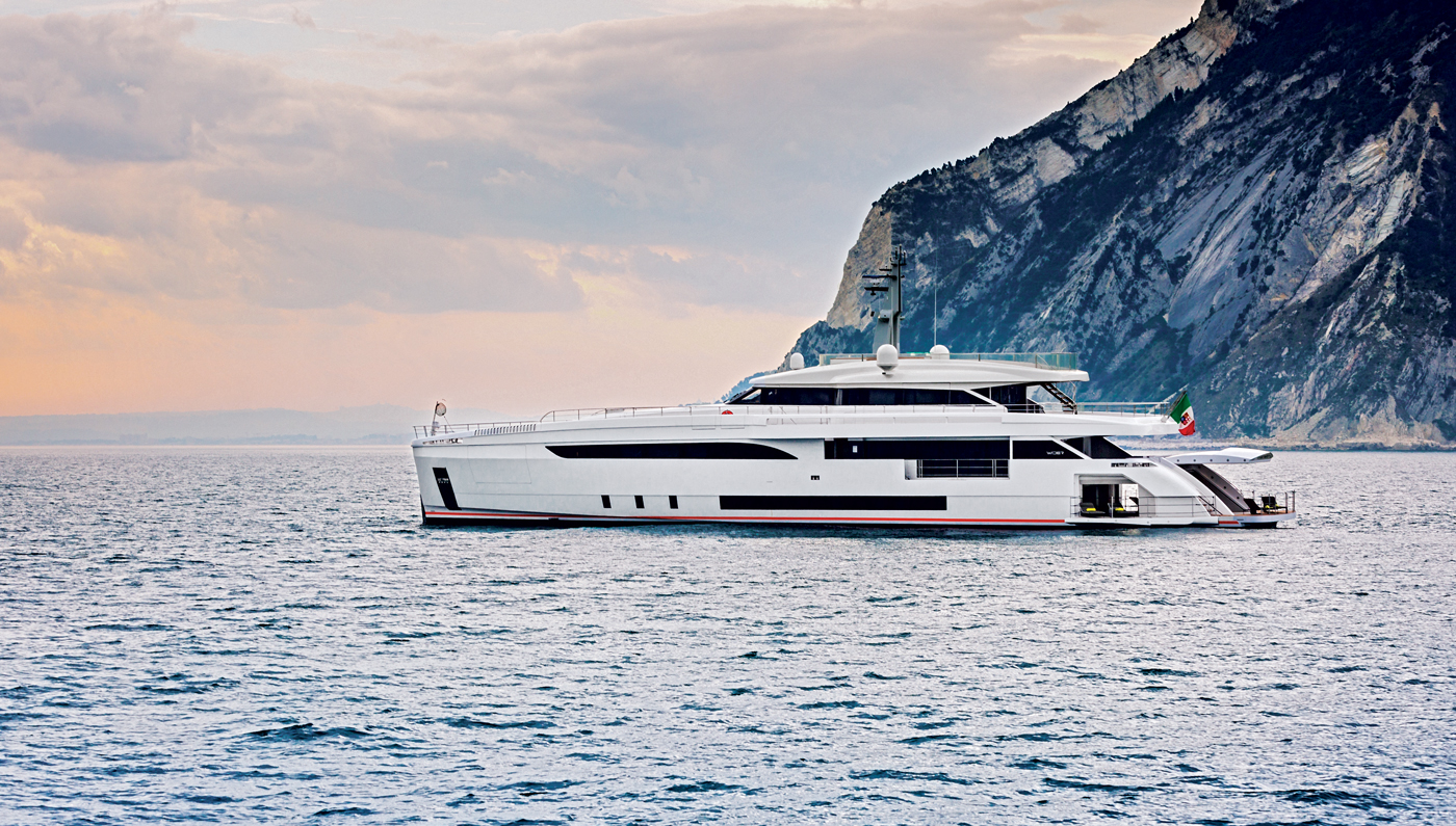 wider-yacht-genesi-2