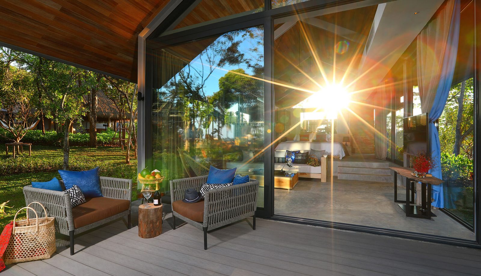 Island Escape by Burasari Luxury Contemporary Hotel & Spa Lee Marine